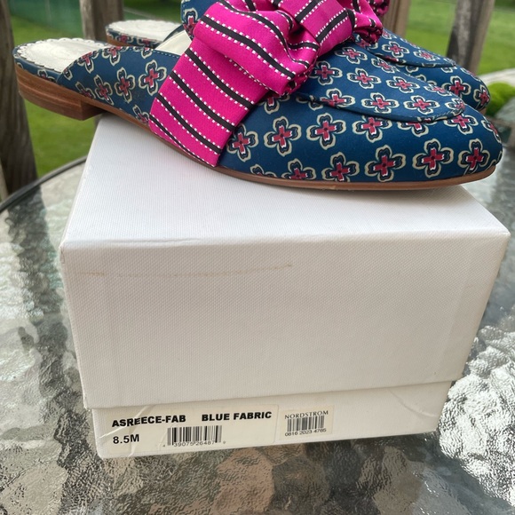 These are 1901 slides size 8 1/2 worn two times. - Picture 2 of 6